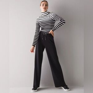 White House Black Market WKND Knit wide leg Pants Sz XS Black Casual pull on 🥰